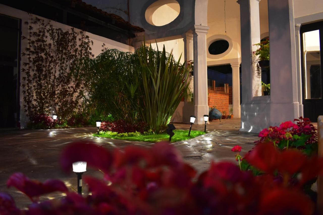 Готель Tlaquepaque Pueblito Екстер'єр фото